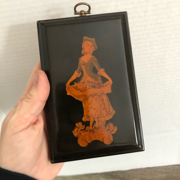 Vtg Black and Gold Decorative Plaque Wall Decor - Picture 3 of 12